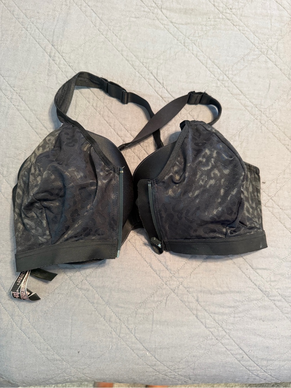 Victoria's Secret Black Leopard-Print Front Zip Bra